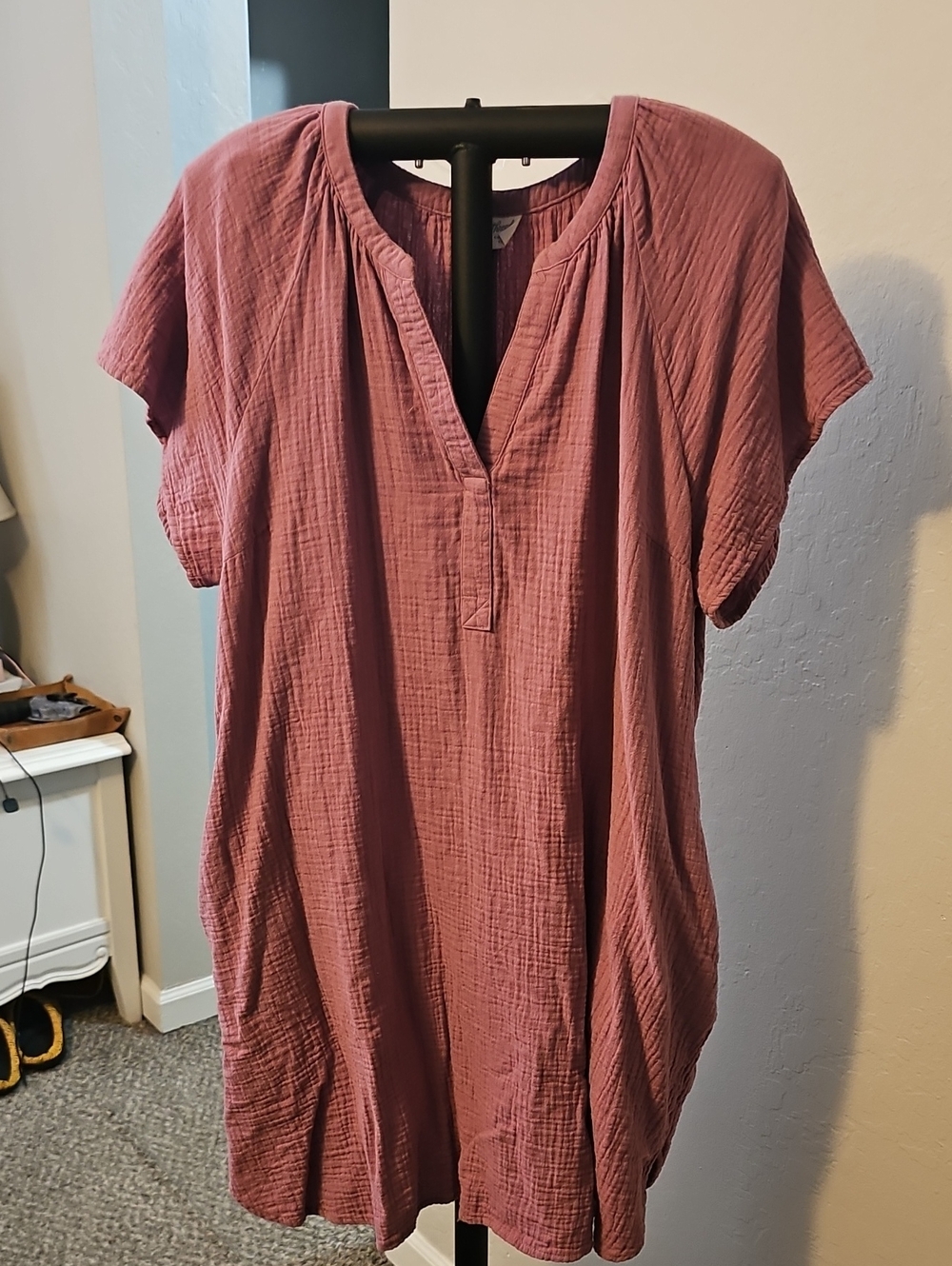 Universal Thread Short Sleeve Gauze Tunic in Mauve
